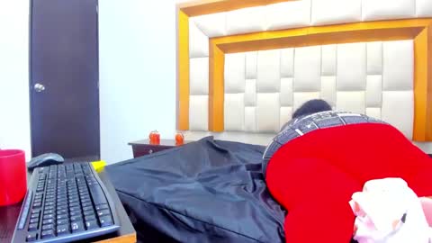 Snapshot of exoticbigmandx chatting on 03-06-25, 03:35 Mandy online show from 03-06-25, 03:35