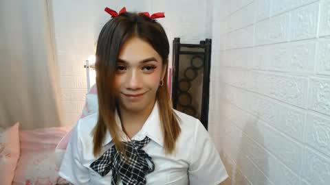 Snapshot of exotictssavie chatting on 01-15-25, 10:35 exotictssavie online show from 01-15-25, 10:35