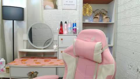 Snapshot of exotictssavie chatting on 10-20-25, 04:18 exotictssavie online show from 10-20-25, 04:18