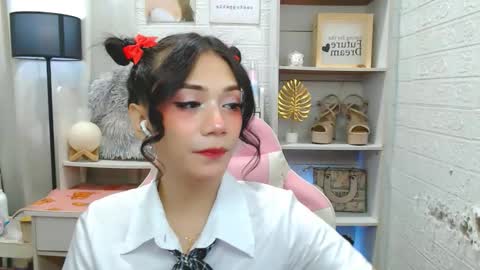 Snapshot of exotictssavie chatting on 11-16-25, 06:35 exotictssavie online show from 11-16-25, 06:35