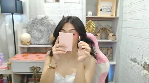 Snapshot of exotictssavie chatting on 12-01-25, 05:18 exotictssavie online show from 12-01-25, 05:18