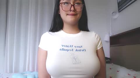 Candy  online show from 02-01-26, 06:23