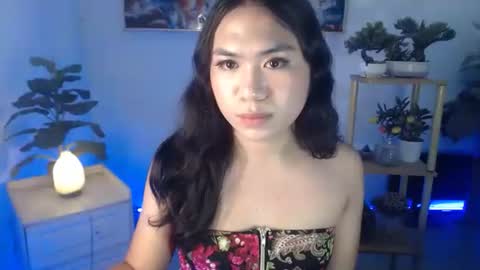 Snapshot of expensivepearl chatting on 03-03-26, 11:32 Claire online show from 03-03-26, 11:32