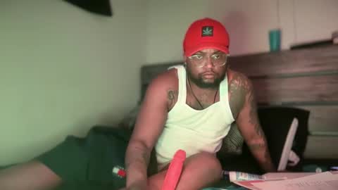 Snapshot of extendoklitftm chatting on 02-13-25, 12:43 ExtendoKlit online show from 02-13-25, 12:43