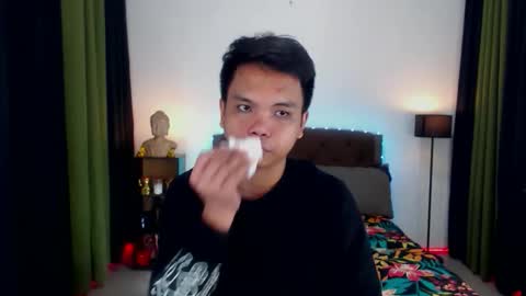 Snapshot of extraservice69menx chatting on 10-15-25, 05:07 JOHNDAVE online show from 10-15-25, 05:07