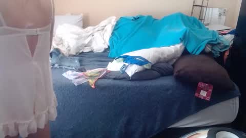 eyeswall0w online show from 02-24-26, 03:32