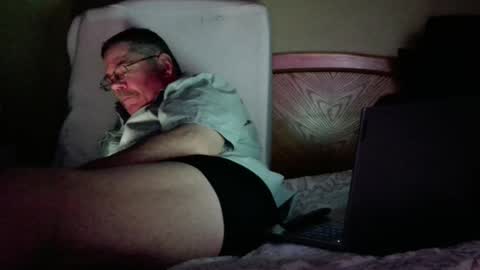 Eyeswideshut63 online show from 12-31-24, 05:44