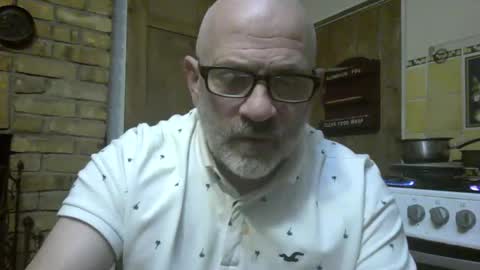 Snapshot of f1zzeek chatting on 01-11-26, 09:31 f1zzeek online show from 01-11-26, 09:31