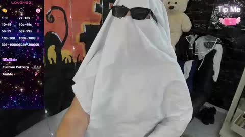 camila online show from 10-31-25, 04:08