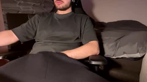 Call me bitch online show from 01-27-25, 06:31