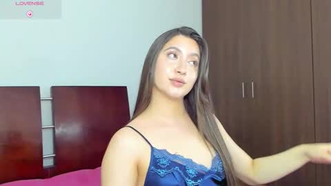 fabianalove online show from 10-31-25, 12:00