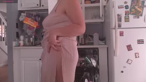 Snapshot of faeriedalelio chatting on 12-09-24, 04:15 Faerie Dalelio online show from 12-09-24, 04:15