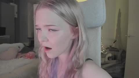 Snapshot of fairy_casey chatting on 02-14-25, 08:05 fairy_casey online show from 02-14-25, 08:05