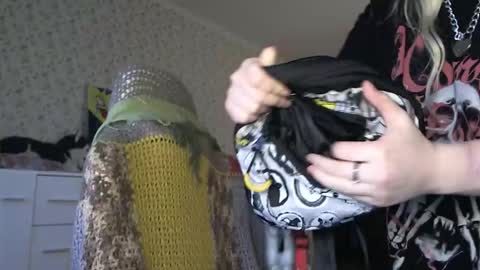 Arisha online show from 10-15-25, 02:50