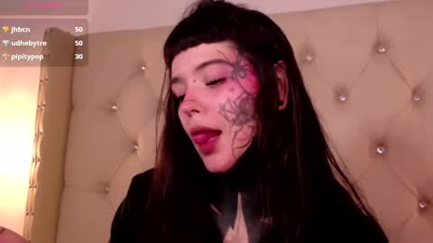 Fairy online show from 12-22-24, 04:06