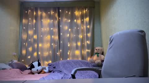 Ilona online show from 01-24-25, 01:14