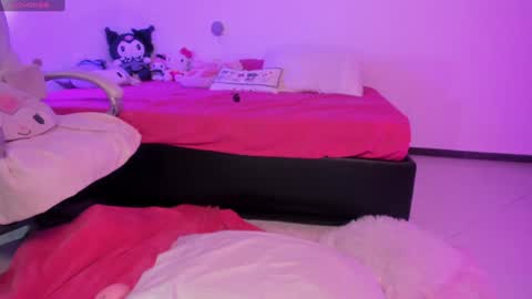 Sara  REMEMBER TO LEAVE A THUMB UP online show from 01-16-25, 01:16