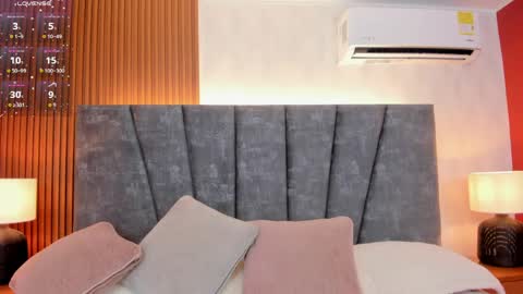  Leila.... online show from 04-10-26, 12:21