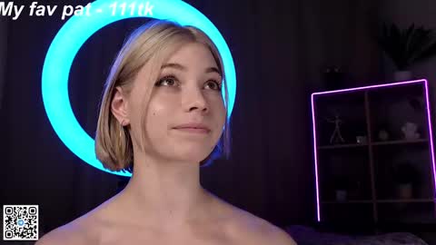 Emilia online show from 02-01-25, 01:30