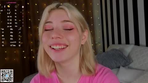 Emilia online show from 12-20-25, 04:30