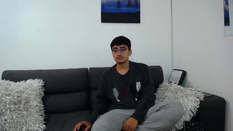 FallGays online show from 01-16-25, 02:51