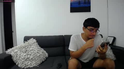 FallGays online show from 03-06-25, 01:37