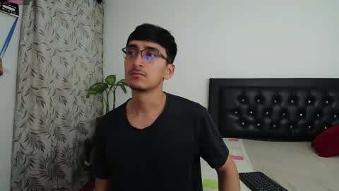 FallGays online show from 09-21-25, 12:23