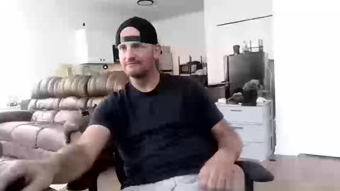 Snapshot of fallout7657 chatting on 09-23-25, 04:10 Daddy online show from 09-23-25, 04:10