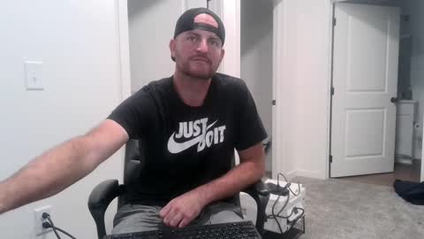 Snapshot of fallout7657 chatting on 10-08-25, 11:19 Daddy online show from 10-08-25, 11:19