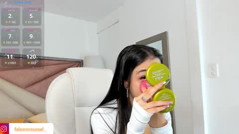 Snapshot of faloonroussel chatting on 12-26-24, 06:22 Faloon online show from 12-26-24, 06:22