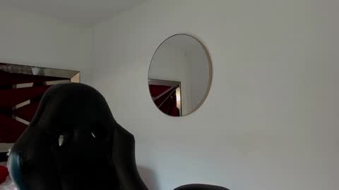 Snapshot of faloonroussel chatting on 01-06-25, 05:59 Faloon online show from 01-06-25, 05:59
