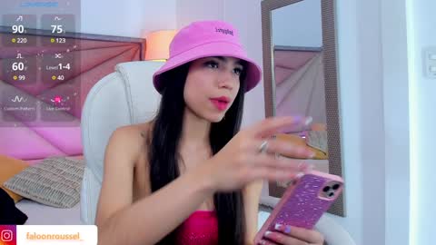 Snapshot of faloonroussel chatting on 01-07-25, 06:35 Faloon online show from 01-07-25, 06:35