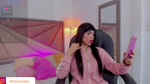 Snapshot of faloonroussel chatting on 02-08-25, 11:55 Faloon online show from 02-08-25, 11:55