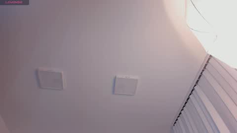Snapshot of faloonroussel chatting on 10-10-25, 06:18 Faloon online show from 10-10-25, 06:18