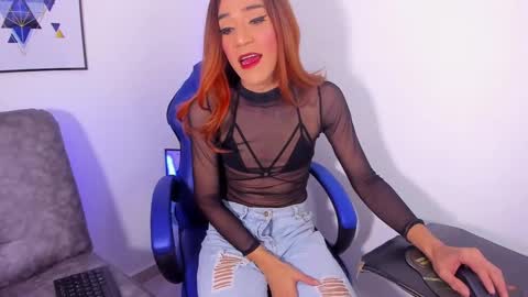 Snapshot of fanasy_andreadollx chatting on 12-15-24, 09:20 Andrea online show from 12-15-24, 09:20