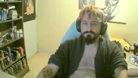 Snapshot of fangtiger chatting on 11-08-25, 10:52 Kevin online show from 11-08-25, 10:52