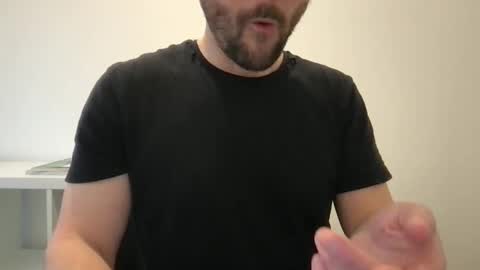 Snapshot of fantacyland chatting on 01-08-25, 01:09 Alex online show from 01-08-25, 01:09