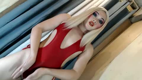 Snapshot of fantasticcock69_daniella chatting on 11-09-25, 11:41 DANIELLA - DONT FORGET TO GIVE ME A THUMBSU UP online show from 11-09-25, 11:41