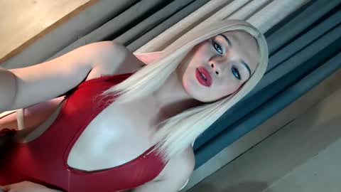 Snapshot of fantasticcock69_daniella chatting on 12-18-25, 12:22 DANIELLA - DONT FORGET TO GIVE ME A THUMBSU UP online show from 12-18-25, 12:22