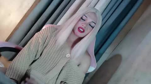 Snapshot of fantasticcock69_daniella chatting on 02-05-26, 12:04 DANIELLA - DONT FORGET TO GIVE ME A THUMBSU UP online show from 02-05-26, 12:04