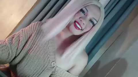 Snapshot of fantasticcock69_daniella chatting on 02-17-26, 02:57 DANIELLA - DONT FORGET TO GIVE ME A THUMBSU UP online show from 02-17-26, 02:57