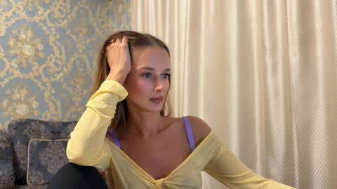 Snapshot of fantasy_moonlight chatting on 09-29-25, 05:29 fantasy_moonlight online show from 09-29-25, 05:29