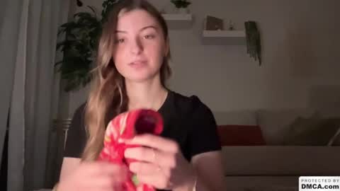 Snapshot of fantasyella chatting on 02-19-25, 05:27 Ella online show from 02-19-25, 05:27