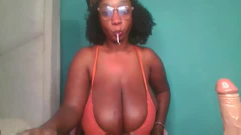 Snapshot of fantasymelons1 chatting on 10-25-25, 08:55 Fantasy melons online show from 10-25-25, 08:55