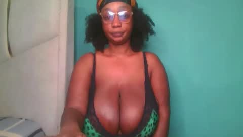Snapshot of fantasymelons1 chatting on 11-03-25, 11:11 Fantasy melons online show from 11-03-25, 11:11