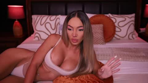 Carmina online show from 03-22-26, 10:46