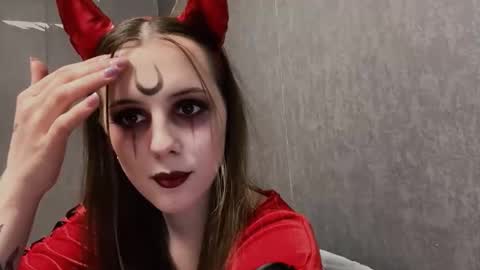 Snapshot of farahwinkles chatting on 10-24-25, 02:24 Maria online show from 10-24-25, 02:24