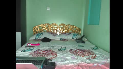 farfalina online show from 02-28-25, 05:26