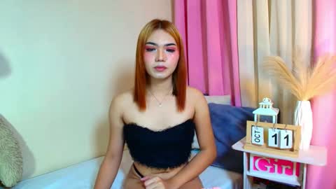 Snapshot of farrah_marie chatting on 10-11-25, 12:43 Farrah Zarake online show from 10-11-25, 12:43