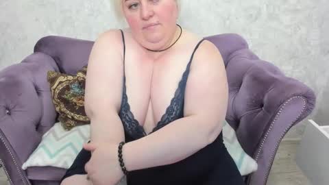 fashiona online show from 09-24-25, 09:07